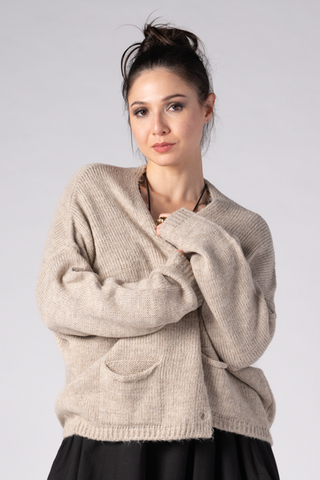 ALEMBIKA Okiniiri Cardigan in Oat