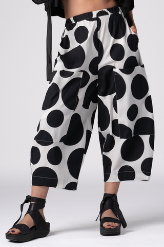 ALEMBIKA Yunfu Pant in B&W