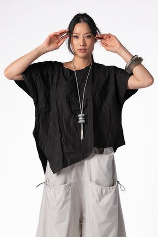 Crop Point Top in Black Carnaby