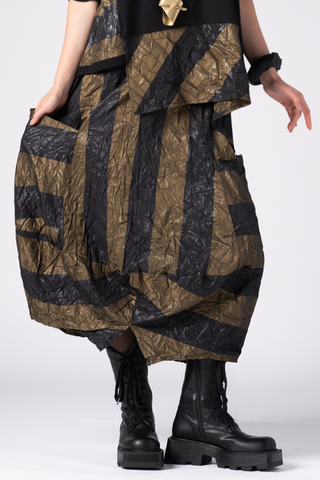 LUUKAA Fête Skirt in Gold Stripe