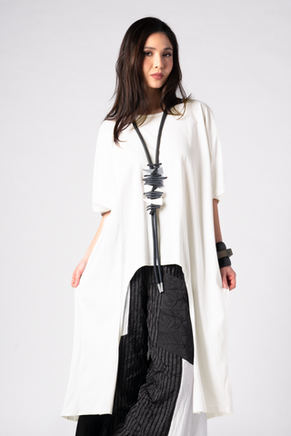 Hi-Lo Tee in Ecru Tokyo