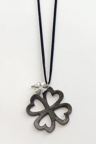 Clover Necklace in Black Leather