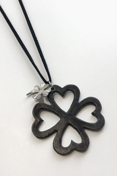 Clover Necklace in Black Leather