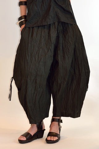 Balloon Pant in Black Carnaby
