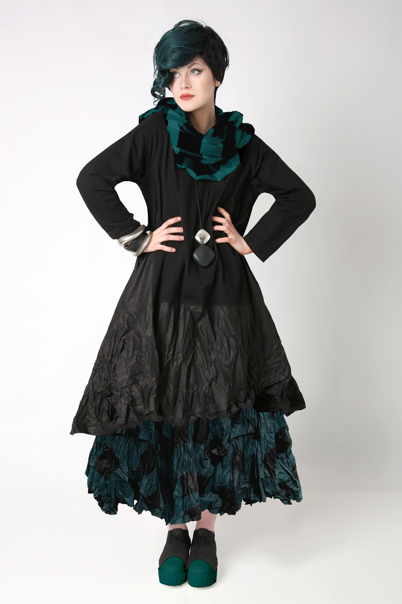 Shown w/ Tunnel Skirt and Carnaby Scarf