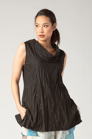 Vespa Top in Black Carnaby