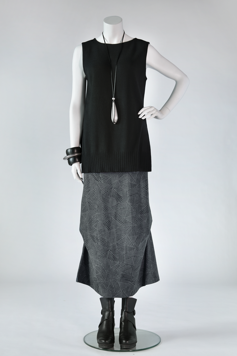 Escape Skirt in Charcoal Print Tokyo