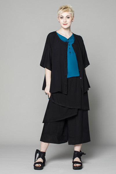 Shown w/ Mondo Top and Layer Pant 