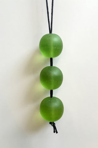 Vertical Three Necklace in Apple Resin