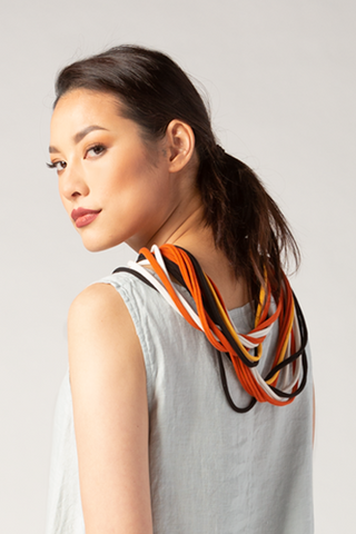 LUUKAA String Necklace in Orange