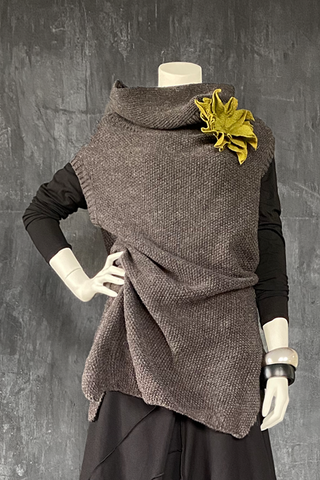 Moyuru Sweater Vest in Anthracite