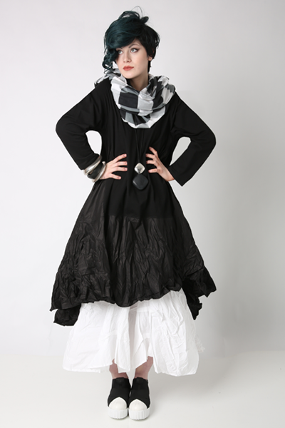 Shown w/ Valencia Dress and Manifold Skirt