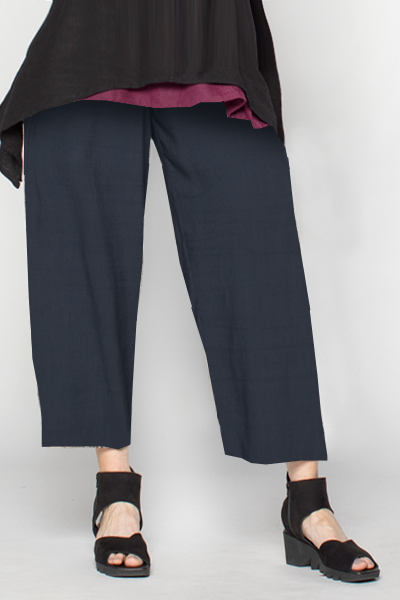 Crop Pant in Navy Roma