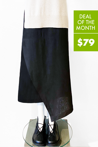 Point Skirt in Black Roma