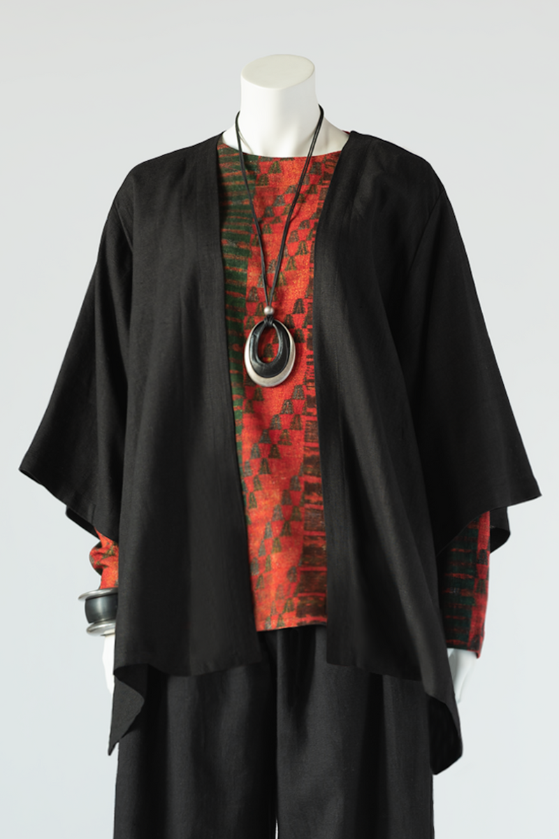 Short black top kimono jacket