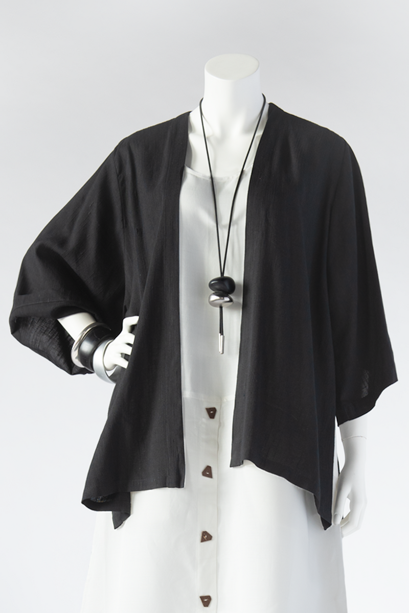 Short black top kimono jacket