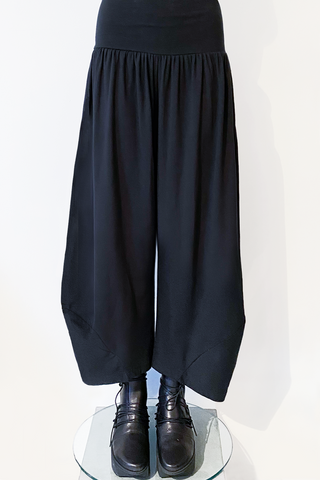 Around Pant in Black Tokyo