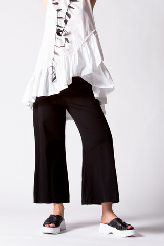 Capri Pant in Black Tokyo