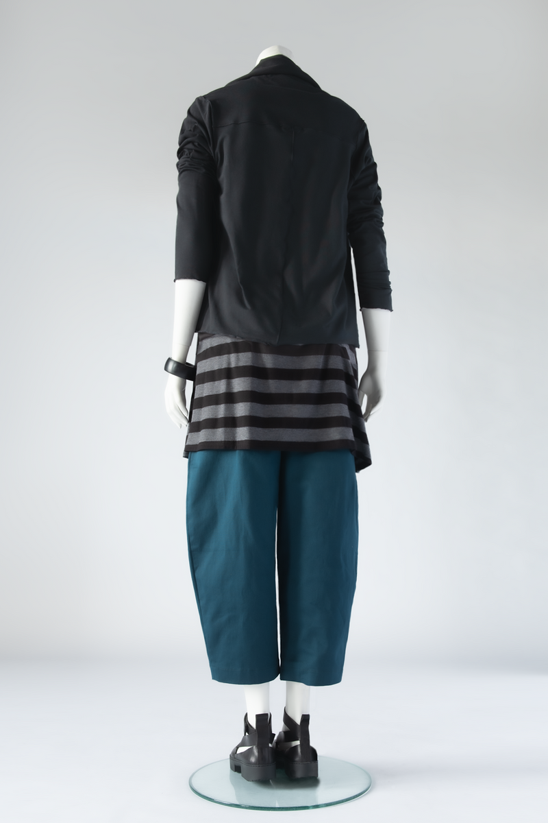 Twist Top in size SM shown w/ Long Tank and Zip Pant