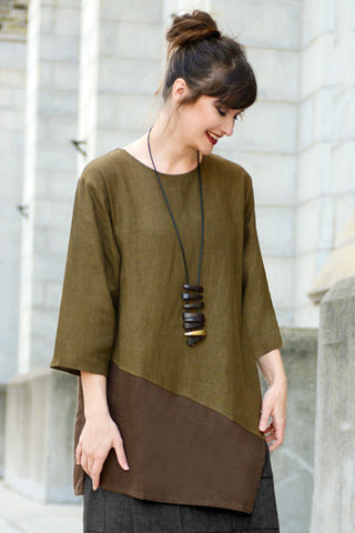 Shown w/ Quadro Overlap Skirt