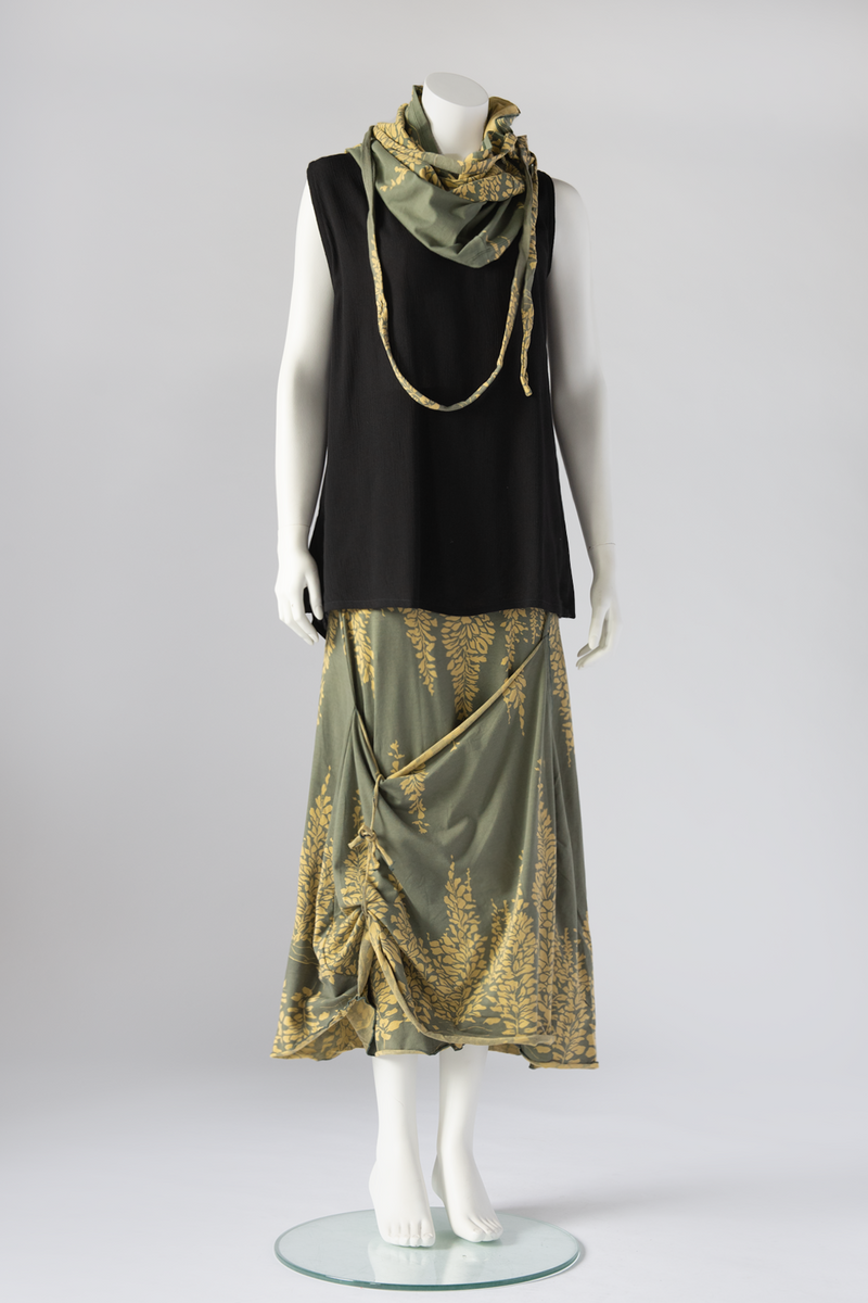 Shown w/ Wrap Apron and Y-tank