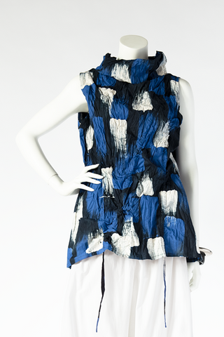 Akiko Top in Windows Carnaby