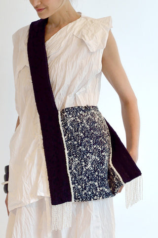 Shoulder Bag in Black Woven / Tree Print