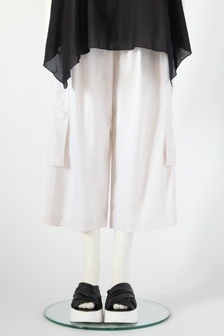 H.P. Pant in White Roma