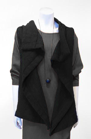 Easy Vest in Black Woven