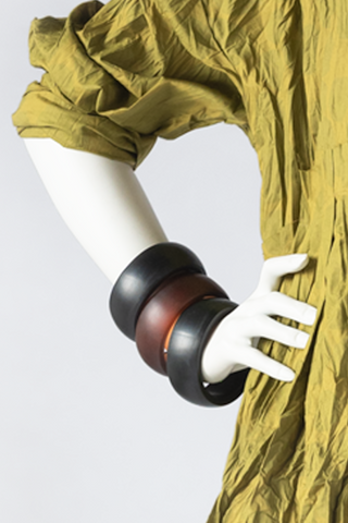 Round Bracelet in Resin