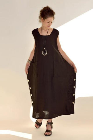 Lookbook: Black &amp; Natural Roma